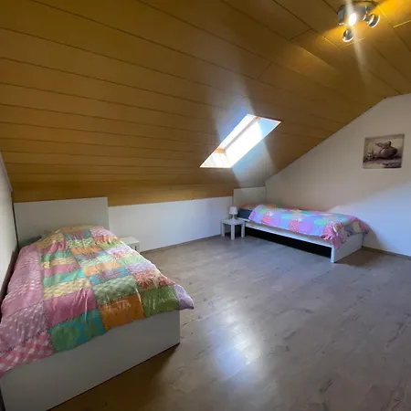 Mit 3 Schlafzimmern, 5 Einzelbetten,balkon * Bad Füssing